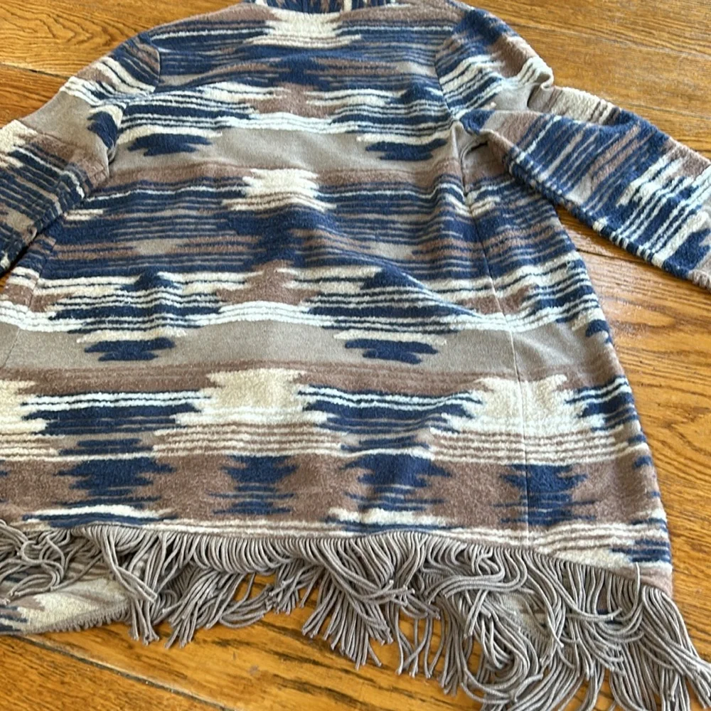 Lucky Brand open front Aztec blue, tan fringed cardigan.  Size Large.